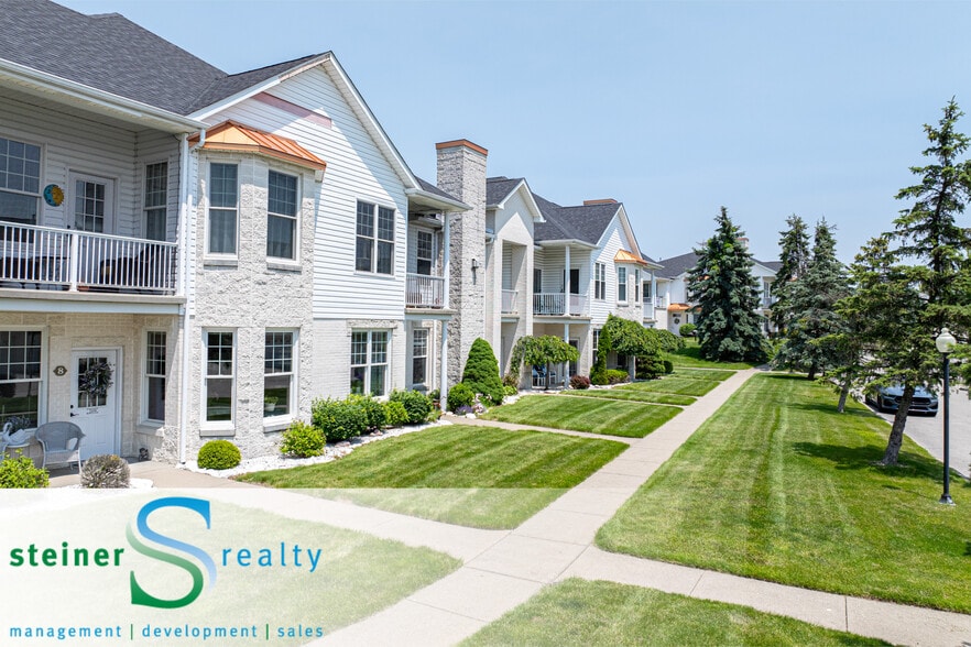 Primary Photo - The Pointe at Adams Ridge