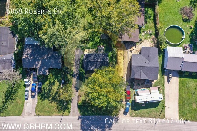 Building Photo - 5068 Roberts Dr