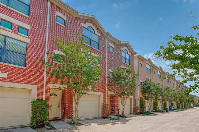 Building Photo - 11315 S Main St