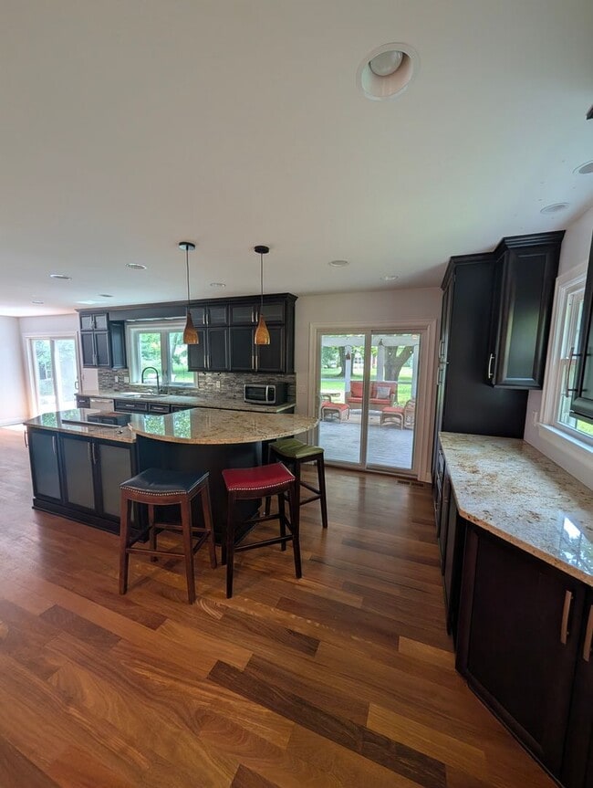 Building Photo - BAY VILLAGE RENTAL HOME 4 BEDROOMS