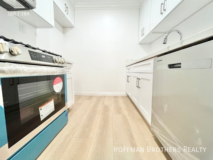 Building Photo - 6153 Fountain Ave