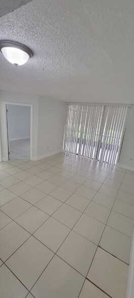 Building Photo - 8215 SW 152nd Ave