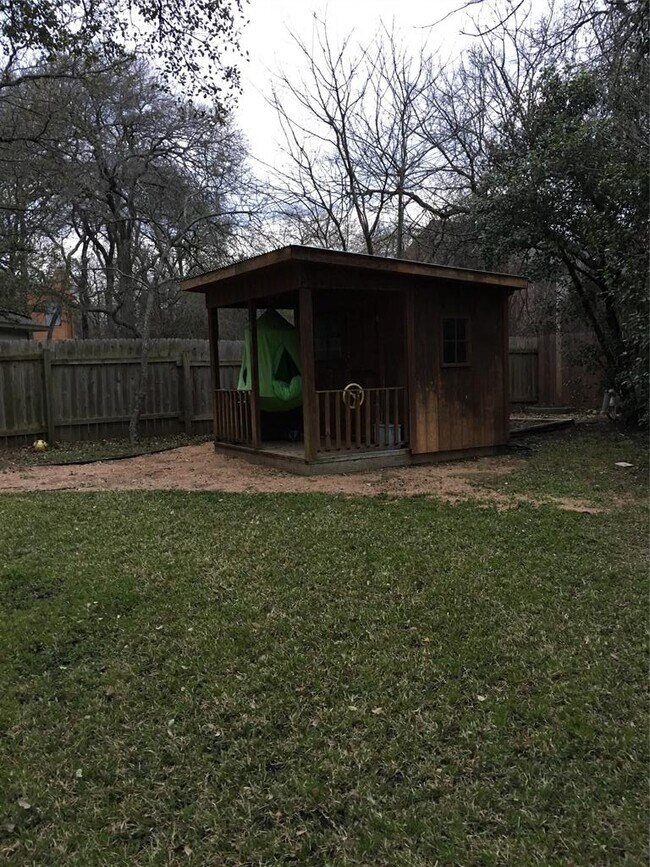Building Photo - 12304 Boneta Cove