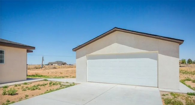 Building Photo - 4 br, 3 bath House - 1001 W Pine Lodge