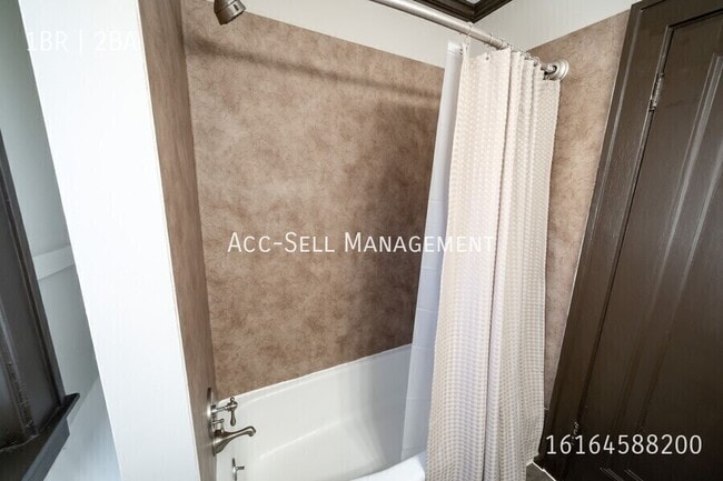 Building Photo - 1038 Crosby St NW