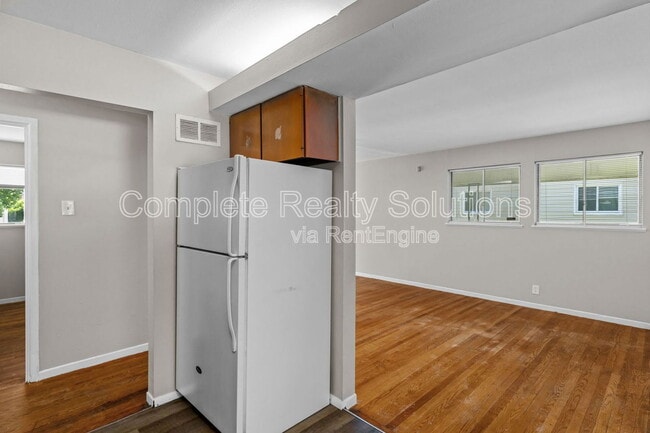 Building Photo - 10721 Spring Garden Dr