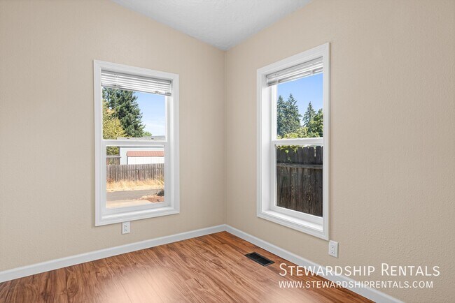 Building Photo - 1313 Bramblewood Ln