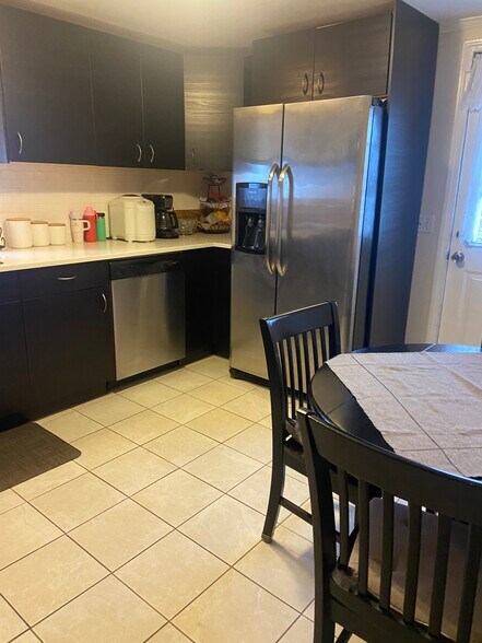 Building Photo - 15 Weymouth Ave