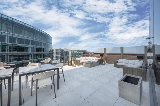 Building Photo - 133 Seaport Blvd