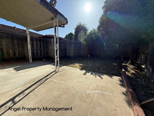 Building Photo - 7130 Reichmuth Way