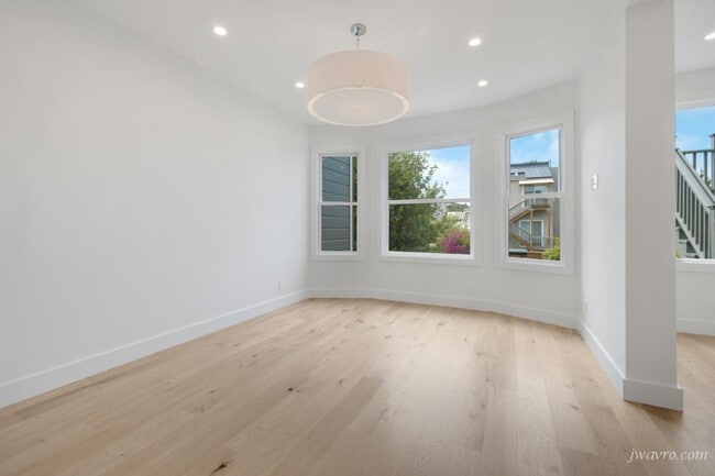 Building Photo - 80 28th St