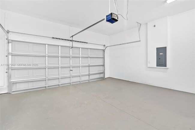 Building Photo - 719 Little Rock St E