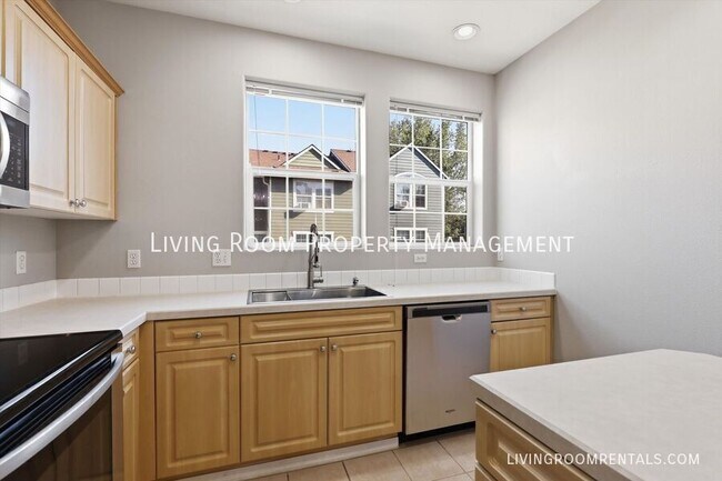 Building Photo - 15578 SW Black Quartz St