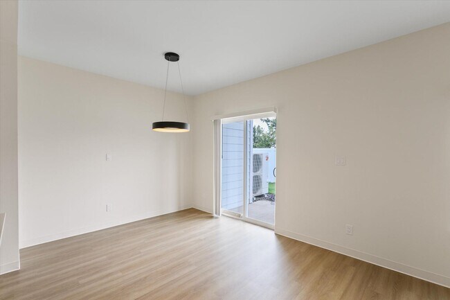 Building Photo - 4107 E 28th Ave