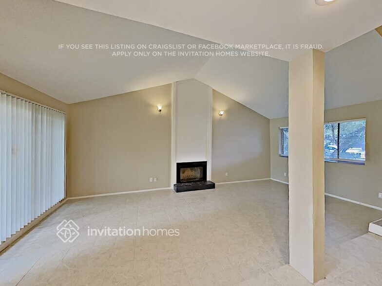 Building Photo - 951 Waverly Dr