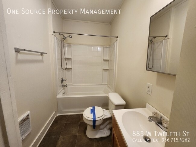 Building Photo - 885 W Twelfth St-