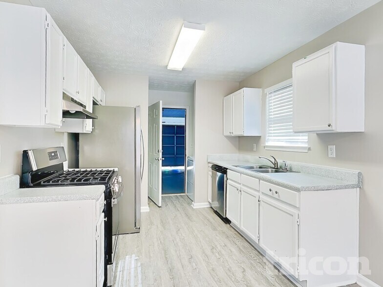 Building Photo - 8583 Misty Creek Cir