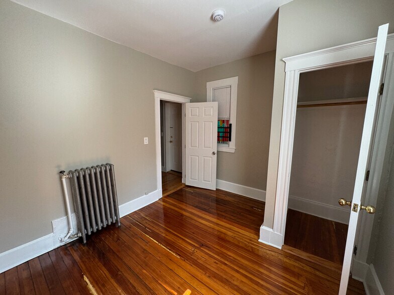 Building Photo - 62 Fayston St
