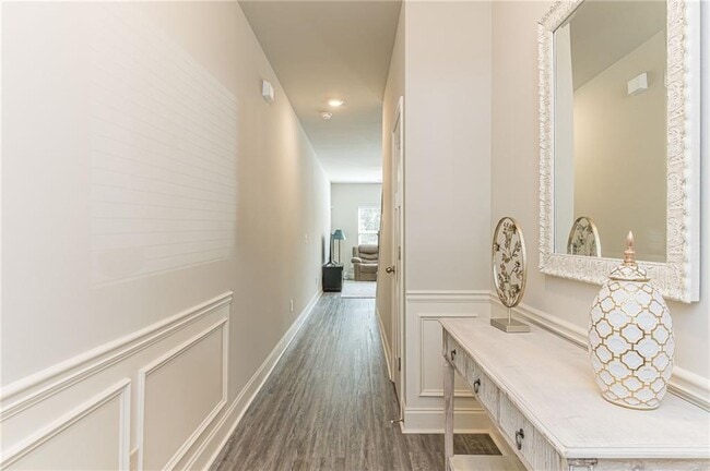 Building Photo - 1380 Sugar Glen Ct
