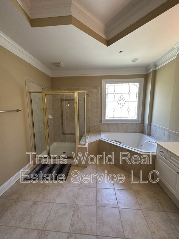 Building Photo - 1041 Emory Parc Pl