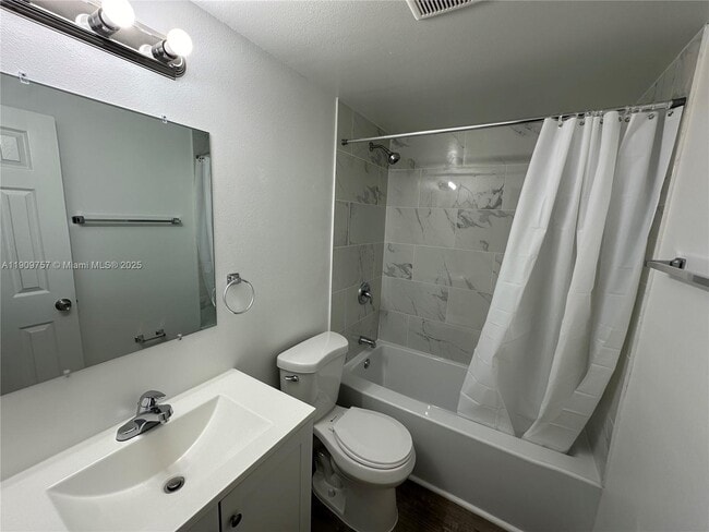 Building Photo - 3616 NE 11th Ave