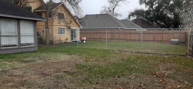 Building Photo - 6406 Costa Mesa Dr