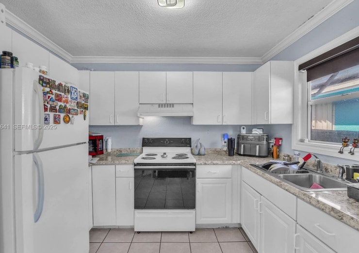 Building Photo - 12217 SW 203rd Ter