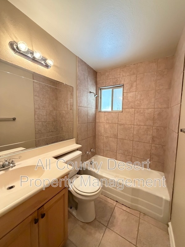 Building Photo - 43714 Aztec St