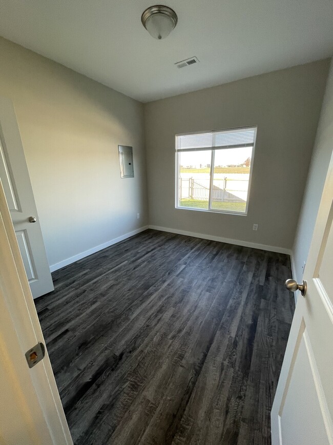 Building Photo - Goddard Duplex