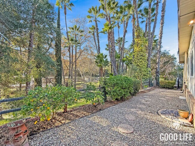 Building Photo - Beautiful 2B/2BA 55+ Community Home w/ AC, Parking, W/D, and Community Amenities!