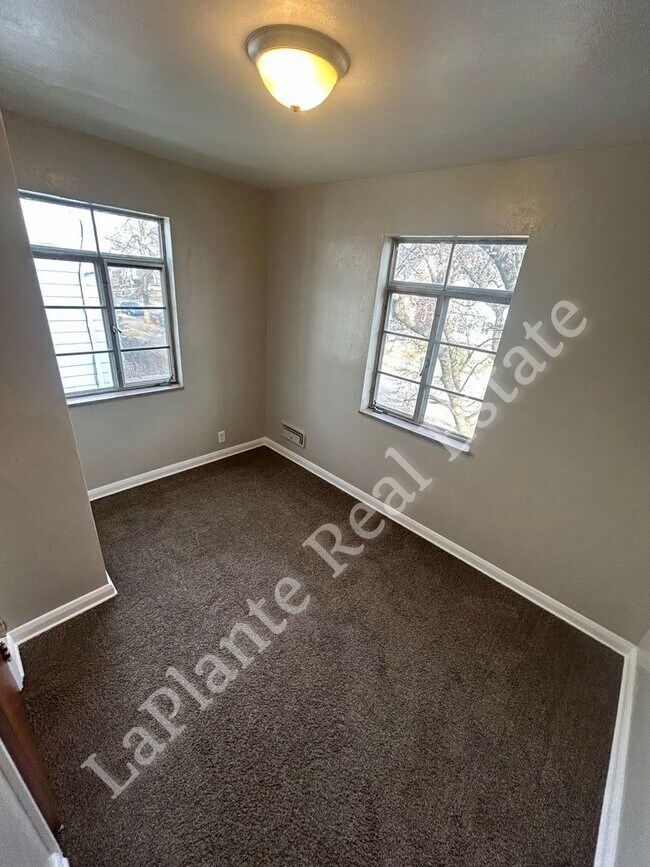 Building Photo - Well-Located 3-Bedroom Home Near Library Village