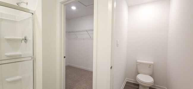 Building Photo - 4215 Viceroy St