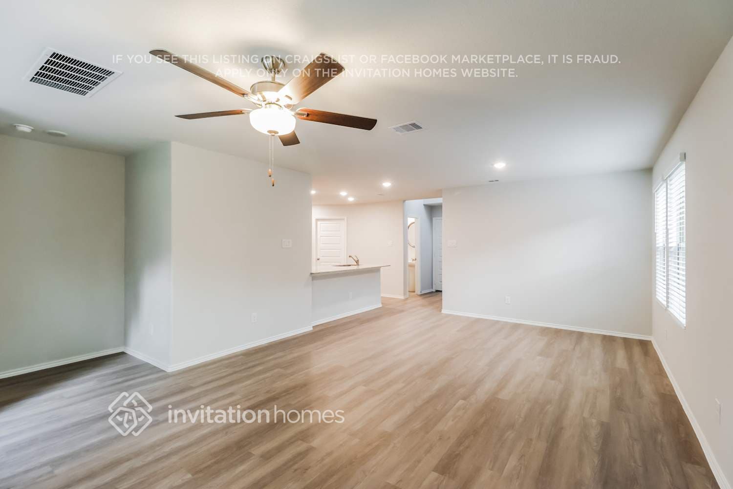 Building Photo - 5608 Poinsettia Pl