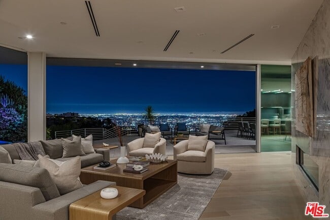 Building Photo - 1895 Rising Glen Rd