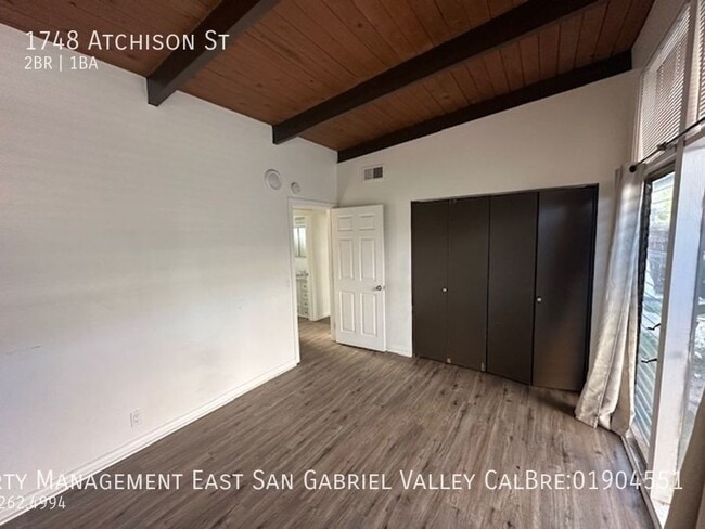 Building Photo - 1748 Atchison St