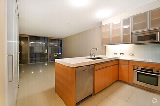 Building Photo - Veer Towers 2210E-CityCenter Views from th...