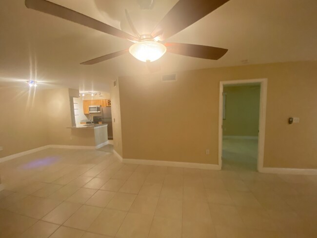 Building Photo - 2861 N Oakland Forest Dr