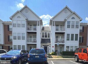 Building Photo - 705 Harvest Run Dr