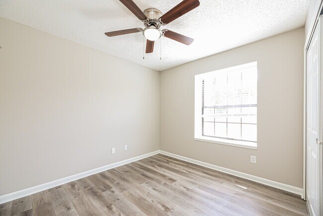Building Photo - 2658 Malibu Cir