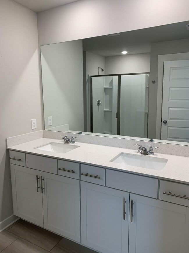 Building Photo - 5053 Percival Dr