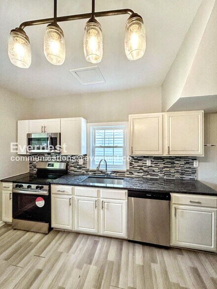 Building Photo - 1434 Rogers St