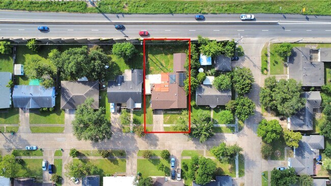 Building Photo - 7623 Barberton Dr