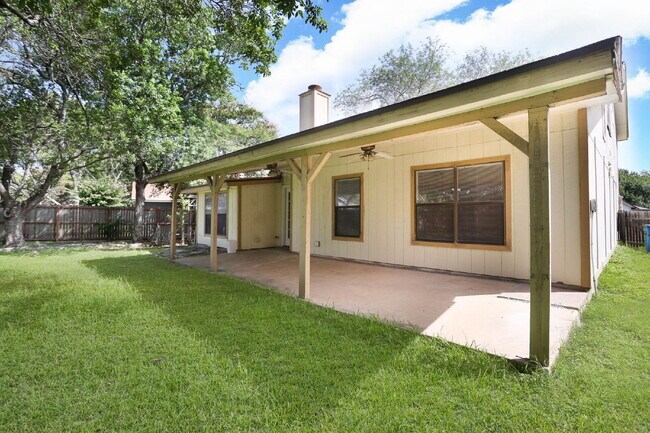 Building Photo - Beautiful 4 Bedroom Home in Northwest San ...