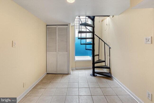 Building Photo - 711 S 5th St