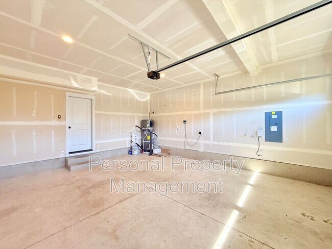 Building Photo - 8728 N 1st St