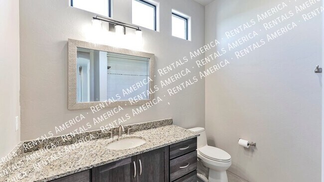 Building Photo - 12526 N Placita El Cobo