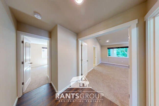 Building Photo - Stunning 4-Bedroom, 2.5-Bath Home within t...