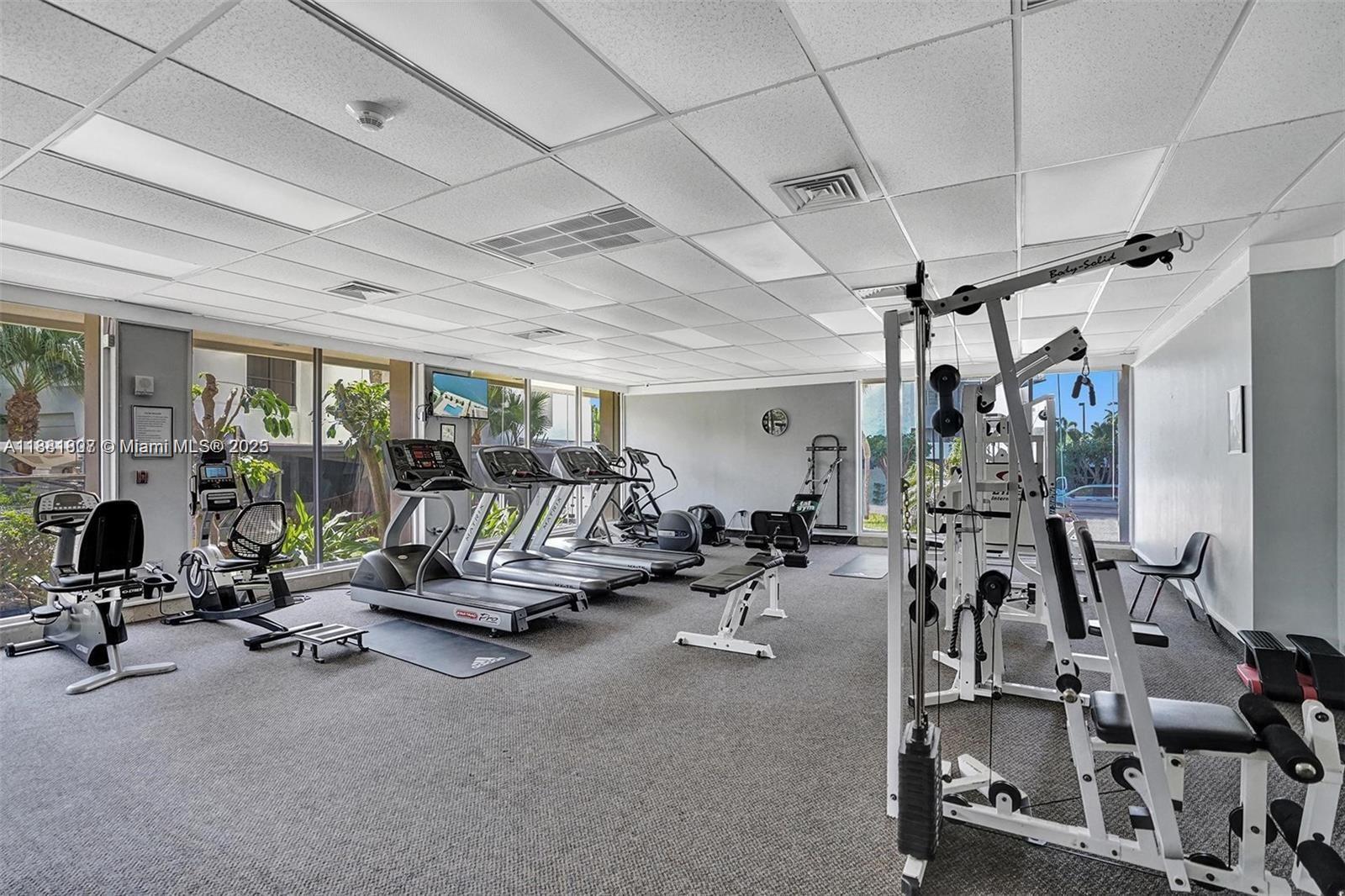 Building Photo - 300 Bayview Dr