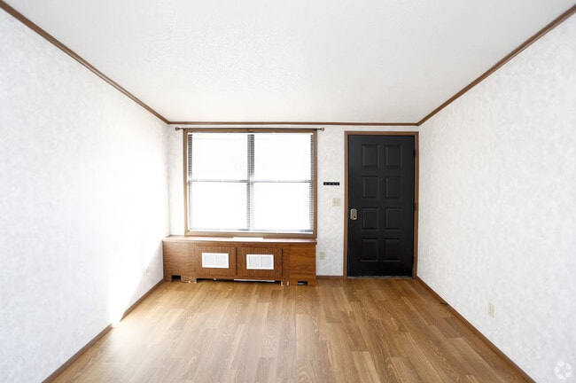 Building Photo - 3228 Brunswick-