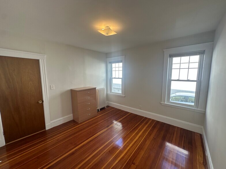 Building Photo - 117 Beech St